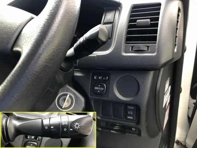トヨタ ハイエース CBF-TRH226S(4WD)の写真35