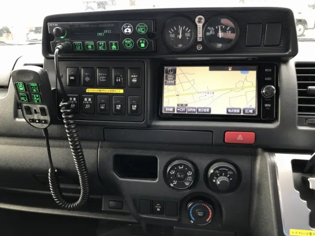 トヨタ ハイエース CBF-TRH226S(4WD)の写真37