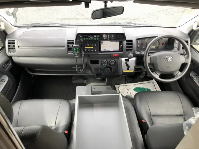 トヨタ ハイエース CBF-TRH226S(4WD)の写真40