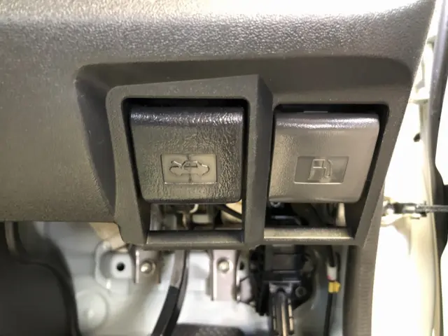 トヨタ ハイエース CBF-TRH226S(4WD)の写真42