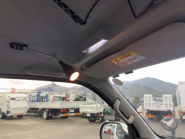 トヨタ ハイエース CBF-TRH226S(4WD)の写真43