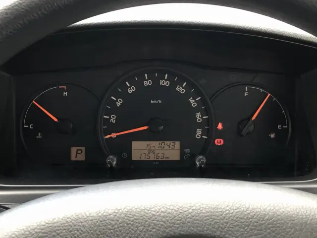 トヨタ ハイエース CBF-TRH226S(4WD)の写真49
