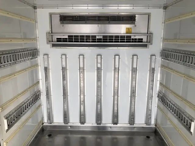 いすゞ エルフ TKG-NMR85AN(2WD)の写真18