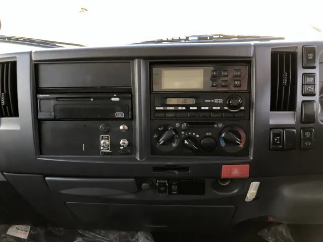 いすゞ エルフ TKG-NMR85AN(2WD)の写真37