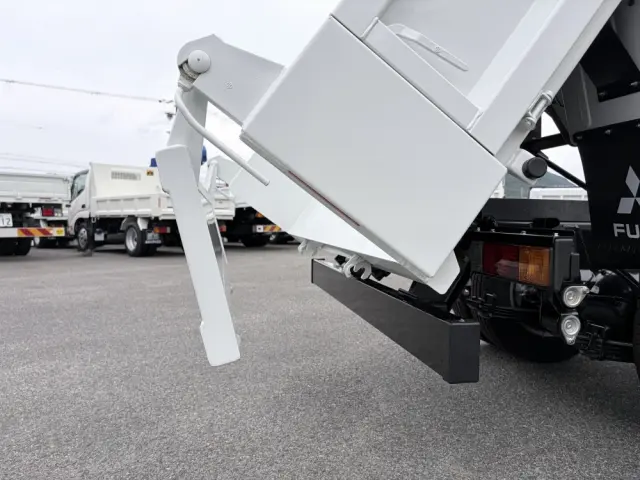 三菱 キャンター 2RG-FDA60(4WD)の写真16