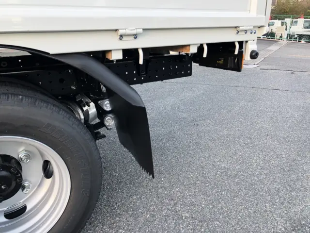 三菱 キャンター 2RG-FBA20(2WD)の写真21