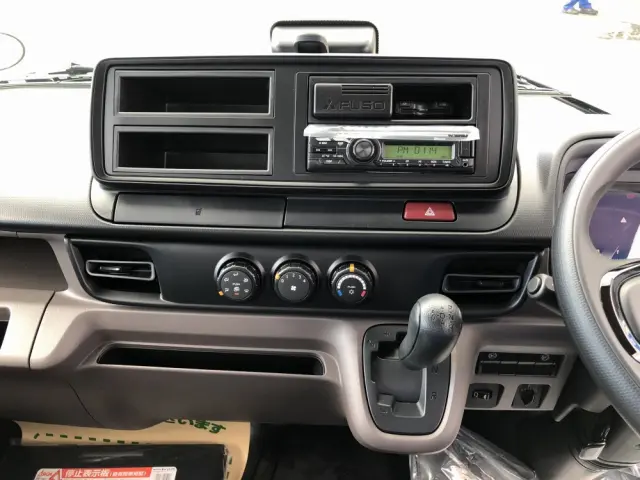 三菱 キャンター 2RG-FBA20(2WD)の写真39