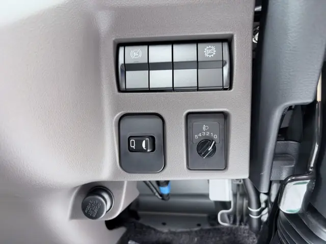 三菱 キャンター 2RG-FDA20(4WD)の写真39