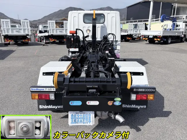 三菱 キャンター 2RG-FBAV0(2WD)の写真3
