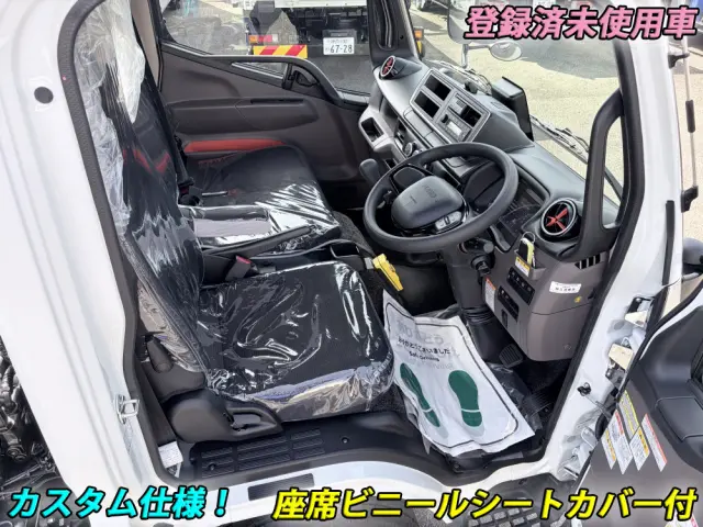 三菱 キャンター 2RG-FBAV0(2WD)の写真4
