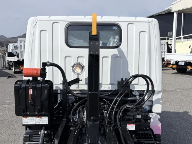 三菱 キャンター 2RG-FBAV0(2WD)の写真14