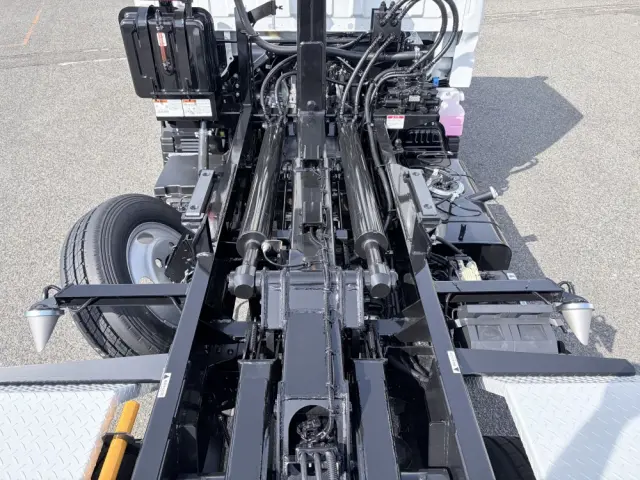 三菱 キャンター 2RG-FBAV0(2WD)の写真15
