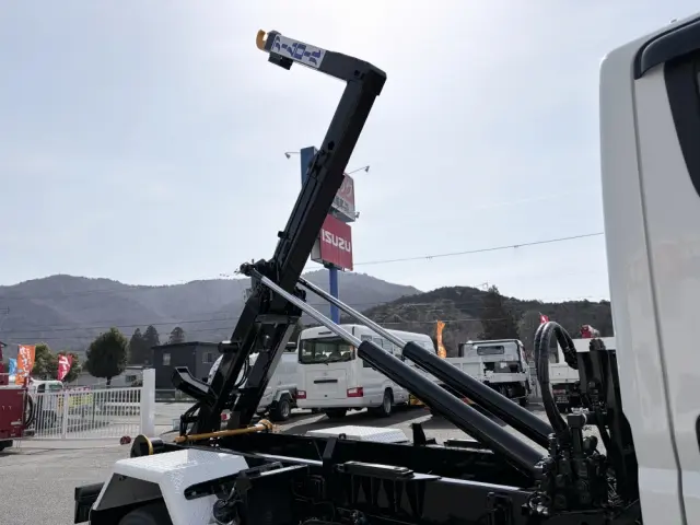 三菱 キャンター 2RG-FBAV0(2WD)の写真17