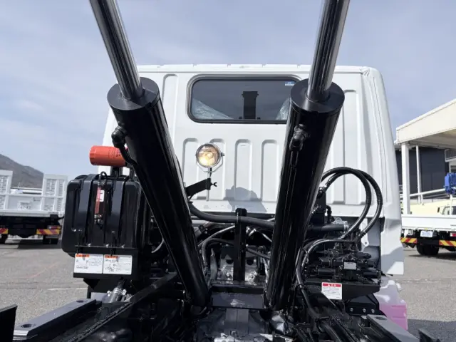 三菱 キャンター 2RG-FBAV0(2WD)の写真20