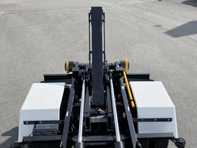 三菱 キャンター 2RG-FBAV0(2WD)の写真24