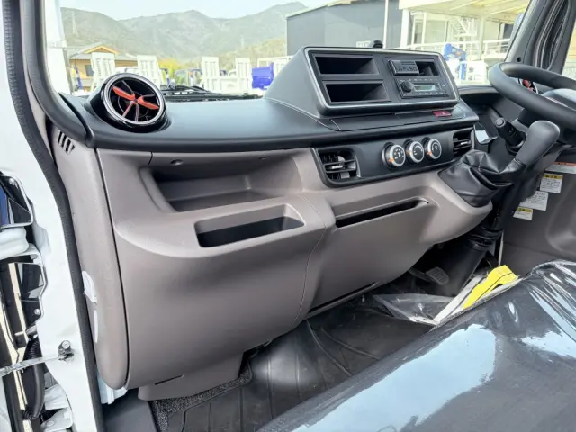 三菱 キャンター 2RG-FBAV0(2WD)の写真46
