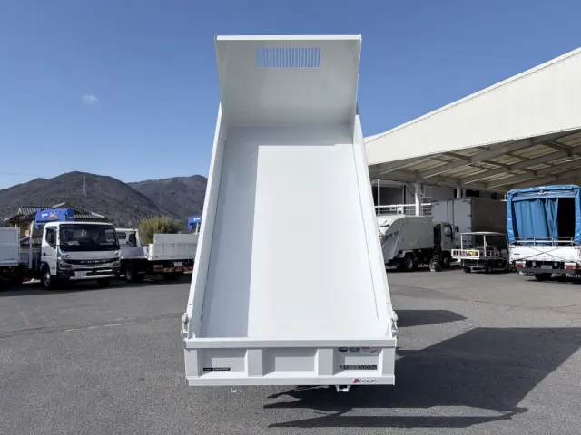 三菱 キャンター 2RG-FBA60(2WD)の写真8