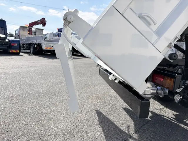 三菱 キャンター 2RG-FBA60(2WD)の写真15