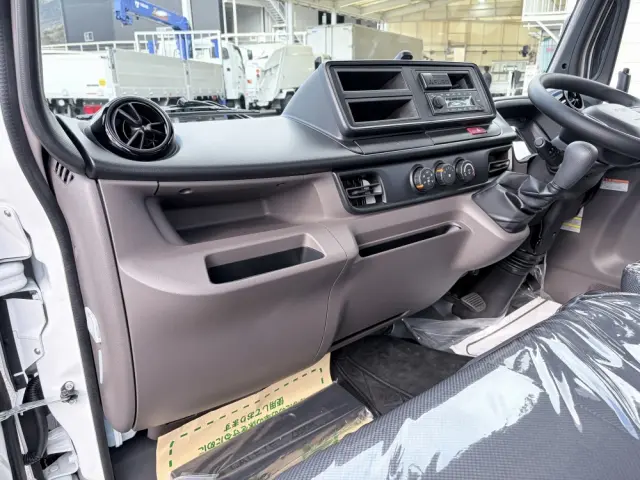 三菱 キャンター 2RG-FBA60(2WD)の写真42