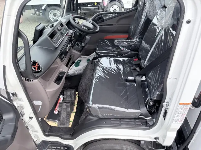 三菱 キャンター 2RG-FBAV0(2WD)の写真32