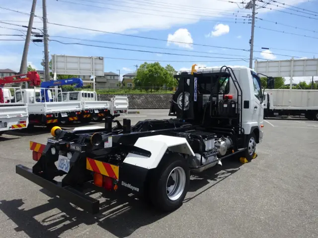 三菱 ファイター 2KG-FK72F(2WD)の写真2