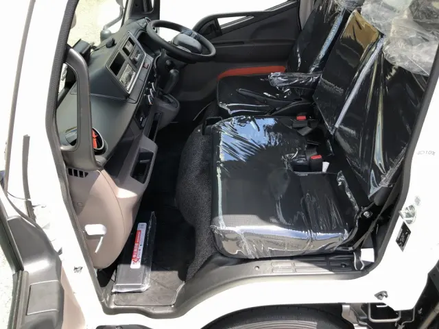 三菱 キャンター 2RG-FBAV0(2WD)の写真32