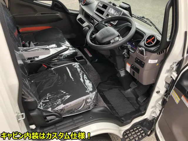 三菱 キャンター 2RG-FEAV0(2WD)の写真4