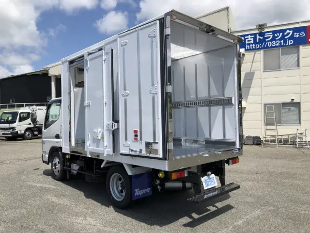 三菱 キャンター 2RG-FBAV0(2WD)の写真4