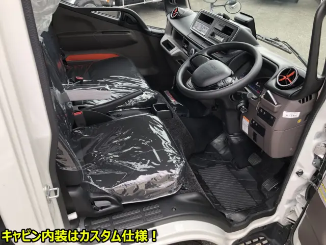 三菱 キャンター 2RG-FBAV0(2WD)の写真8