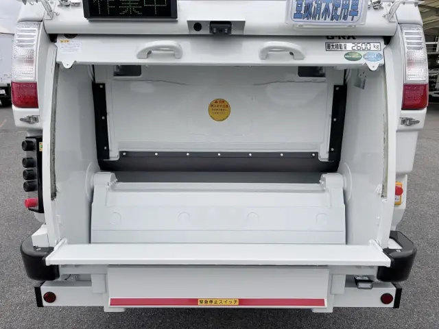 三菱 キャンター 2RG-FEAV0(2WD)の写真13