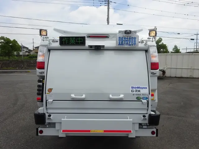 三菱 キャンター 2RG-FEAV0(2WD)の写真3