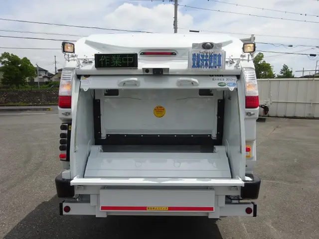 三菱 キャンター 2RG-FEAV0(2WD)の写真8