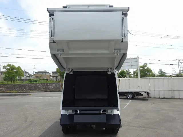 三菱 キャンター 2RG-FEAV0(2WD)の写真11
