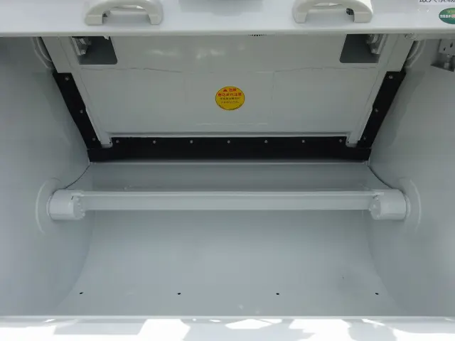 三菱 キャンター 2RG-FEAV0(2WD)の写真16