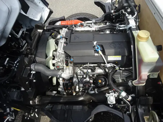 三菱 キャンター 2RG-FBAV0(2WD)の写真10