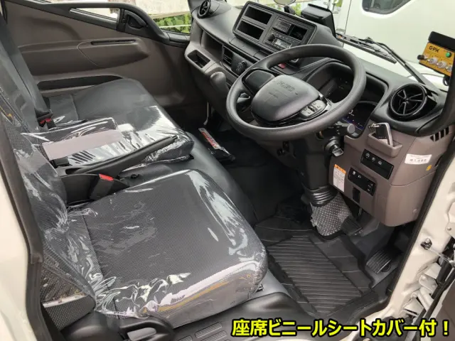 三菱 キャンター 2RG-FEAV0(2WD)の写真4