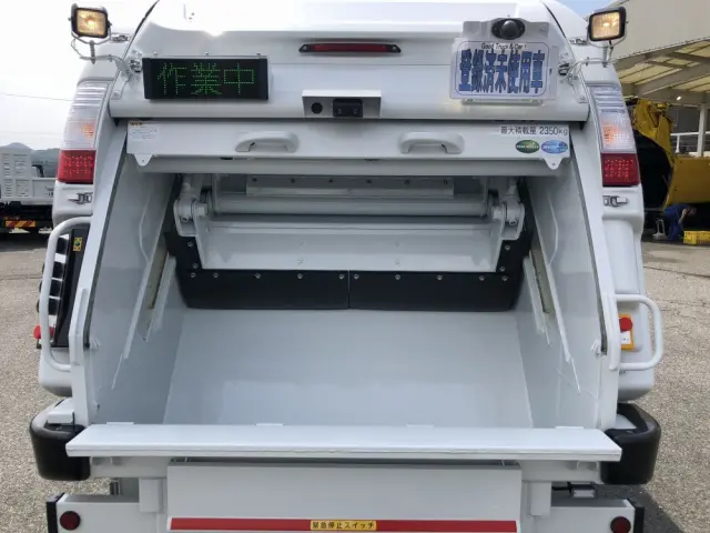 三菱 キャンター 2RG-FEAV0(2WD)の写真12
