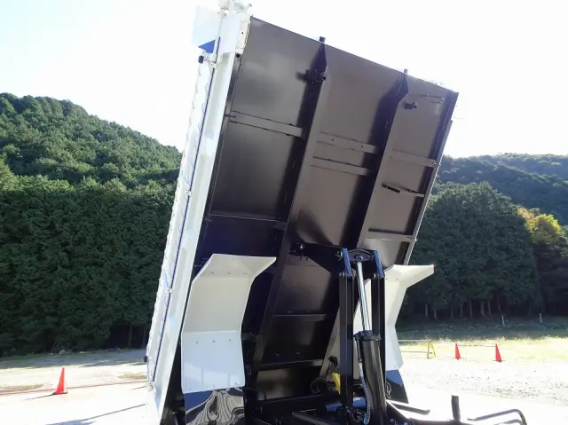 三菱 ファイター 2KG-FK62F(2WD)の写真19