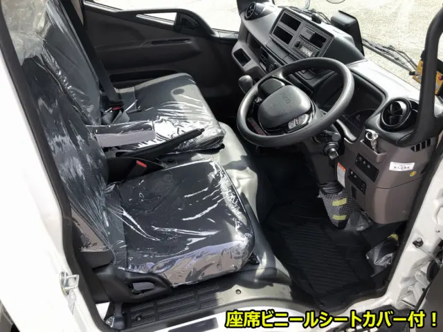 三菱 キャンター 2RG-FEAV0(2WD)の写真6