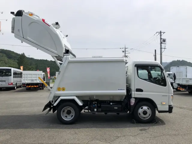 三菱 キャンター 2RG-FEAV0(2WD)の写真7