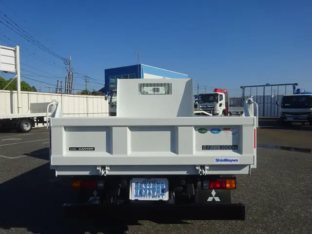 三菱 キャンター 2RG-FBA60(2WD)の写真3