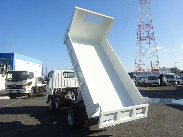 三菱 キャンター 2RG-FBA60(2WD)の写真6