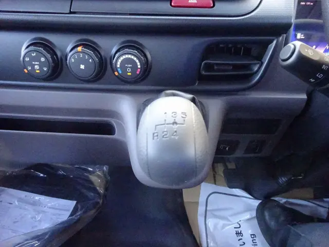 三菱 キャンター 2RG-FBA60(2WD)の写真38