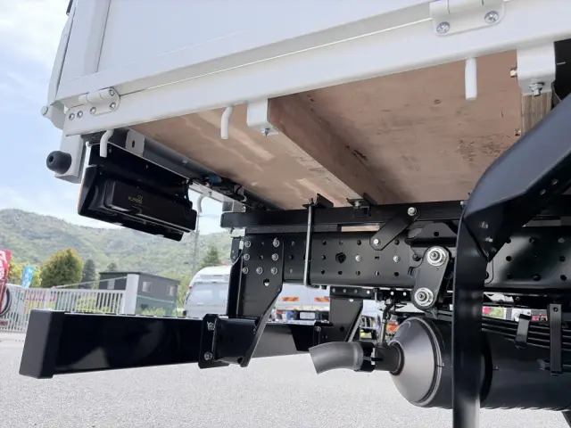 三菱 キャンター 2RG-FEAV0(2WD)の写真25