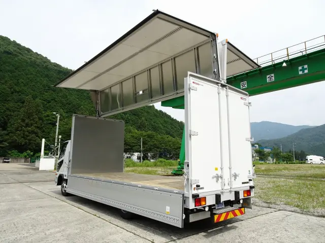 三菱 ファイター 2KG-FK65F(2WD)の写真6