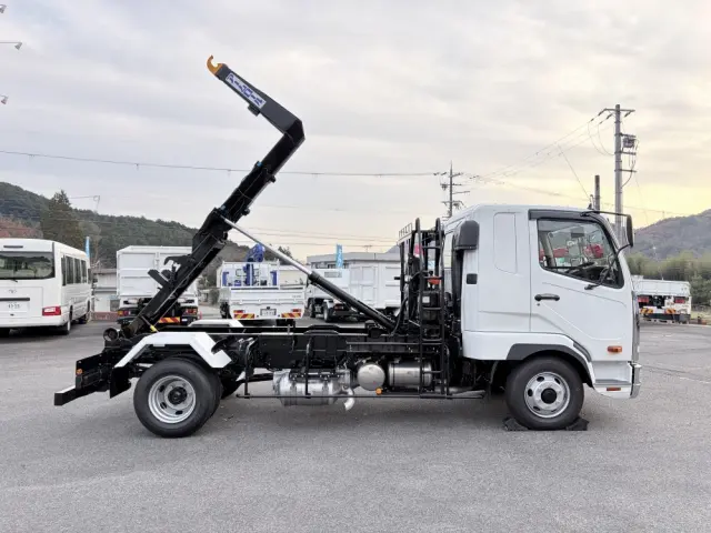 三菱 ファイター 2KG-FK62F(2WD)の写真7