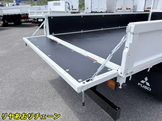 三菱 キャンター 2RG-FEAV0(2WD)の写真16