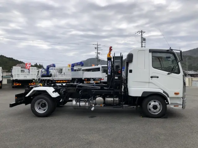 三菱 ファイター 2KG-FK62F(2WD)の写真8
