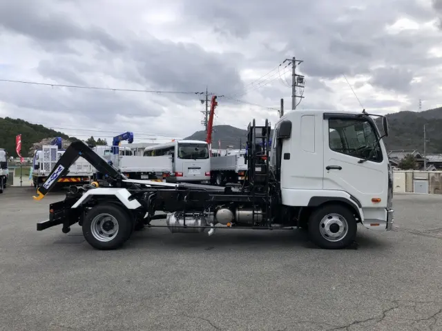 三菱 ファイター 2KG-FK62F(2WD)の写真30