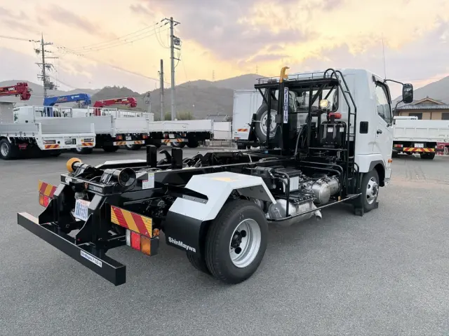 三菱 ファイター 2KG-FK72F(2WD)の写真2